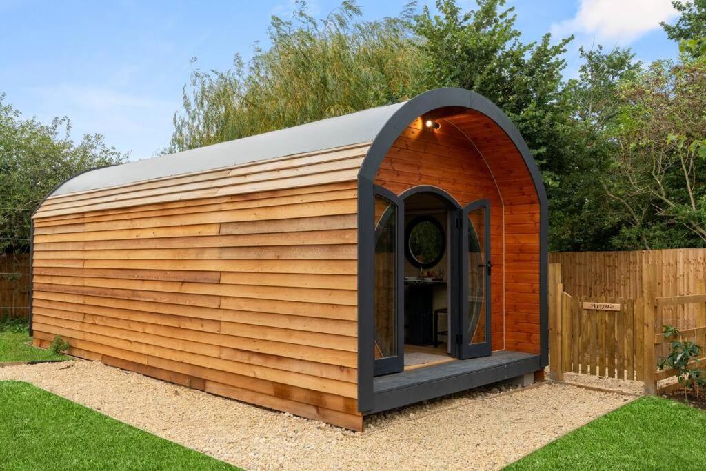 Apple - Luxury Cabin In The Cotswolds Villa Alderton  Exterior photo