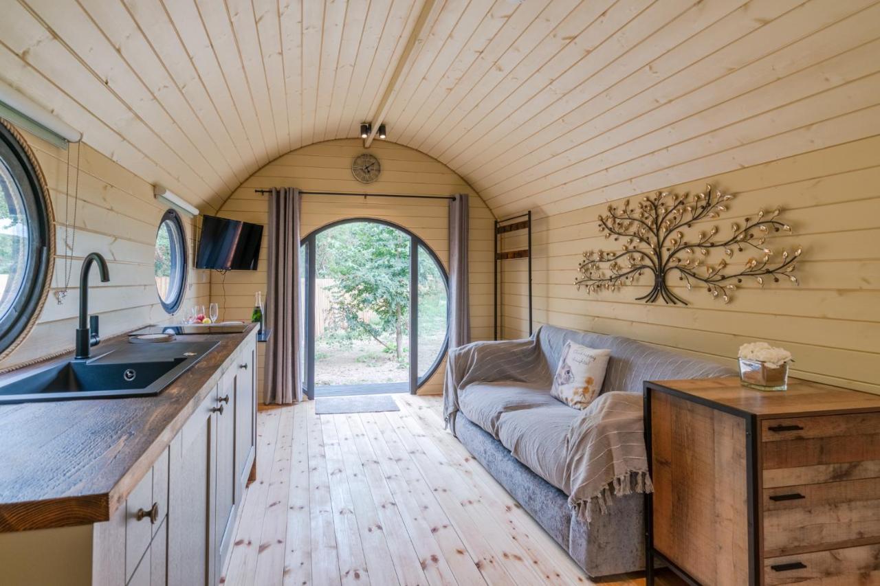 Apple - Luxury Cabin In The Cotswolds Villa Alderton  Exterior photo